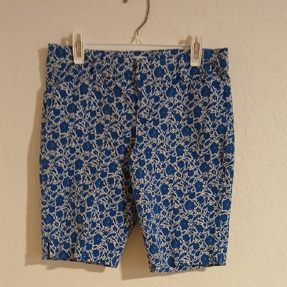 Old Navy Pants - Old Navy High-Rise Chino Shorts Blue & White Botanical Floral Print Size 2